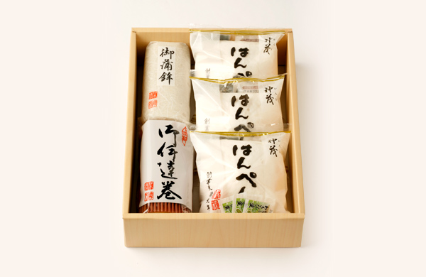 手取り半ぺん 御蒲鉾 伊達巻 詰合せ 日本橋 神茂 かんも 手取り半ぺん 御蒲鉾 伊達巻 詰合せ 日本橋 神茂 かんも